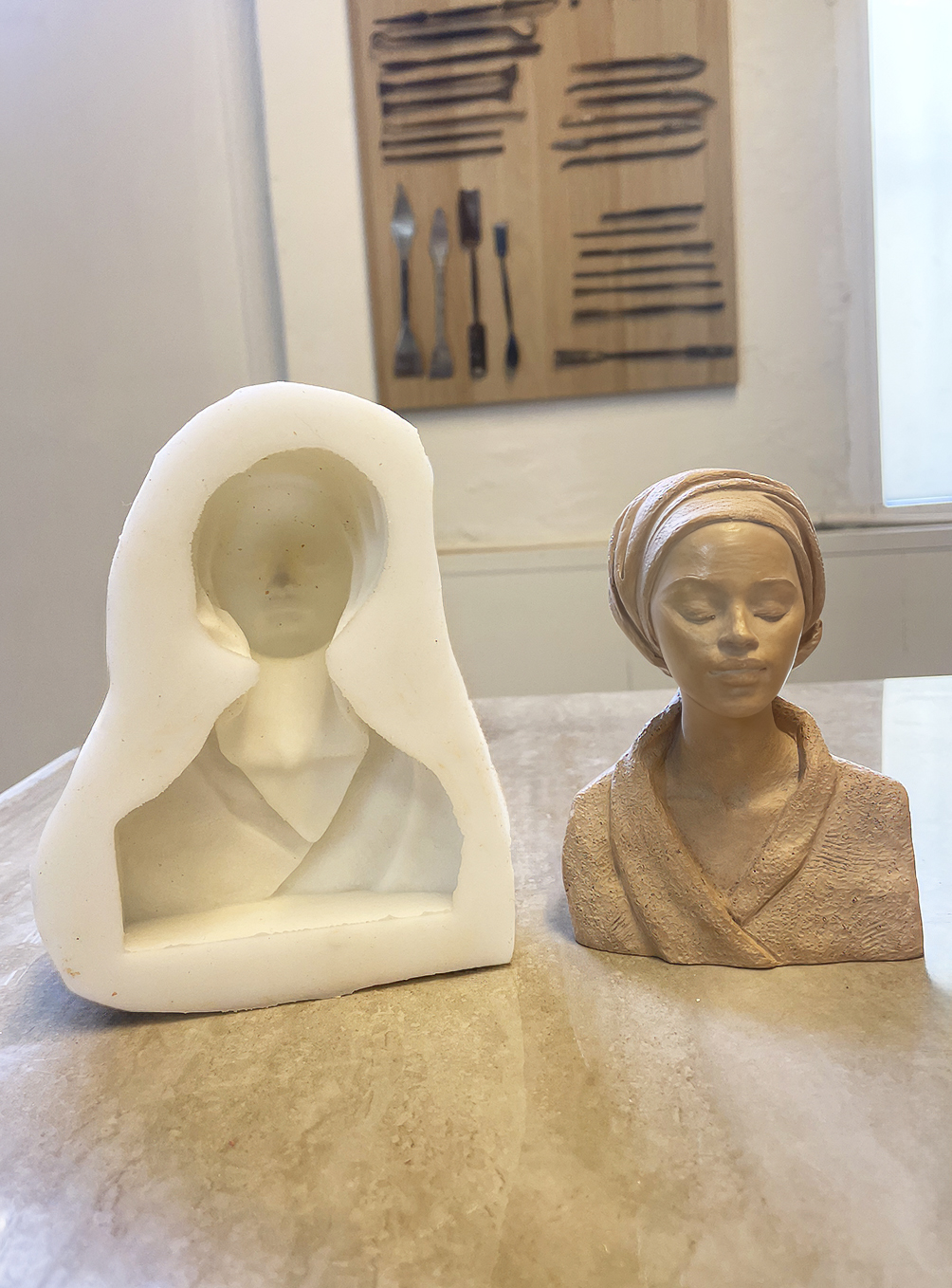 MEDITADORA CON MOLDE